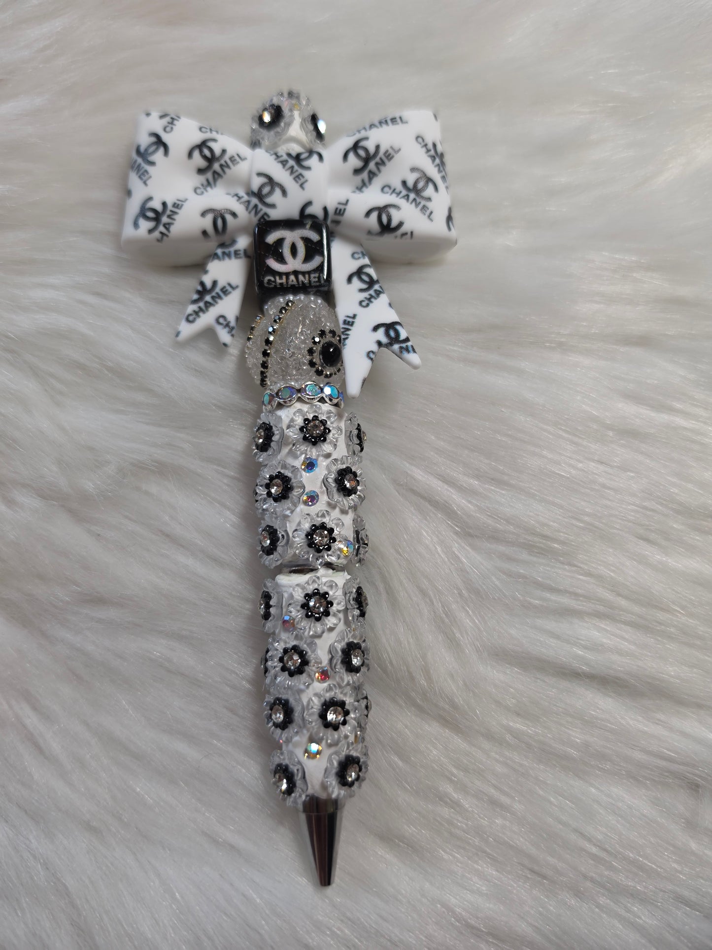 Ready to Ship - Luxury Handbag Black & White Bow Pen